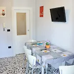 Rosa's House - Spacious In The Center With Balcony * Sorrento