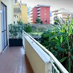 Rosa's House - Spacious In The Center With Balcony