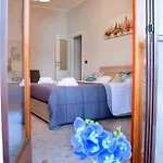 Rosa's House - Spacious In The Center With Balcony * Sorrento