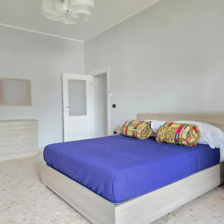 Rosa's House - Close To The Center With Balcony Apartment *