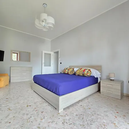 Rosa's House - Close To The Center With Balcony Apartment *