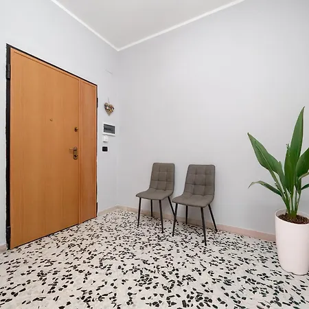 Apartment Rosa's House - Close To The Center With Balcony