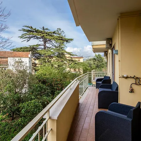 Rosa's House - Spacious In The Center With Balcony Daire *