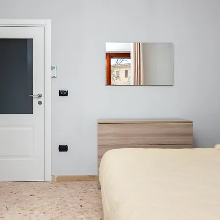 Apartment Rosa's House - Close To The Center With Balcony