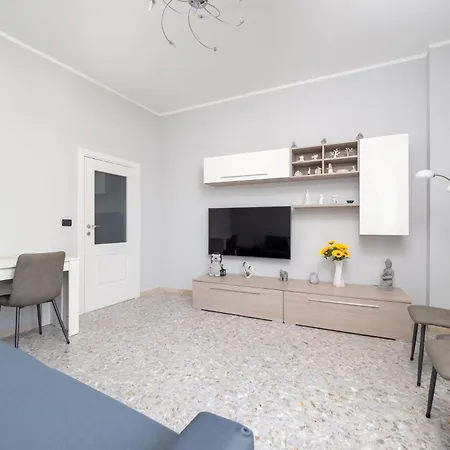 Daire Rosa's House - Spacious In The Center With Balcony *