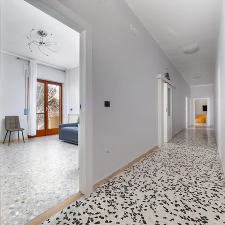Rosa's House - Spacious In The Center With Balcony Daire Sorrento