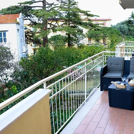 דירה Rosa's House - Spacious In The Center With Balcony סורנטו