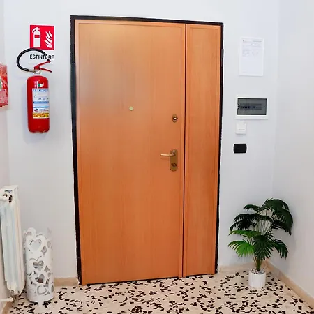 דירה Rosa's House - Spacious In The Center With Balcony סורנטו