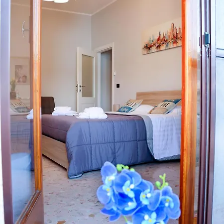 Rosa's House - Spacious In The Center With Balcony * סורנטו