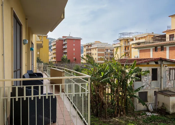 Rosa's House - Spacious In The Center With Balcony * Sorrento