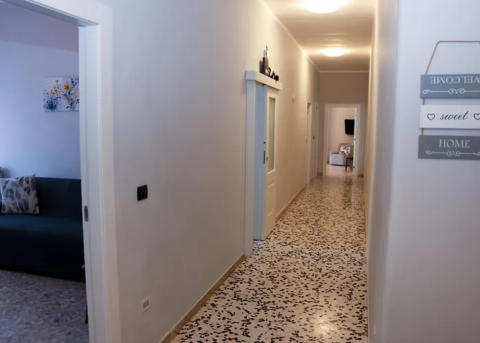 Apartment Rosa's House - Spacious In The Center With Balcony